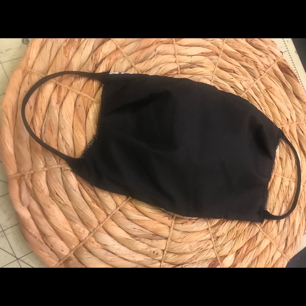 2 Black cloth mask